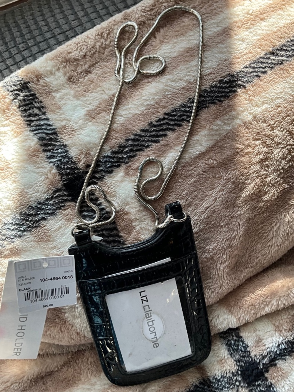 Liz Claiborne Black Croc-Embossed ID Holder with Silver-Tone Chain – NWT